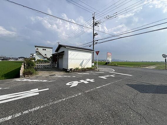 二方道路に面し...