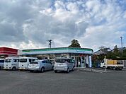 ファミリーマート曽於高校前店 895m