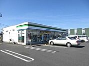 ファミリーマート国分向花店 257m