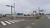 スーパーセンタートライアル東開店 672m