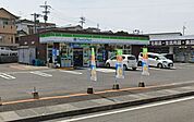 ファミリーマート坂之上店 918m