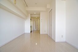 オーパス　II 8階ワンルームのリビング/ダイニング