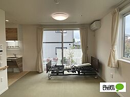 みらいふ岡田松岡A棟 1階ワンルームのリビング/ダイニング