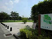 公園「城山公園まで1955m」
