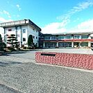中学校「松本市立女鳥羽中学校まで1890m」