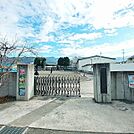 小学校「松本市立清水小学校まで889m」
