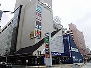 複合モール「アルピコプラザまで650m」