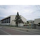 小学校「須坂市立日野小学校まで1063ｍ」