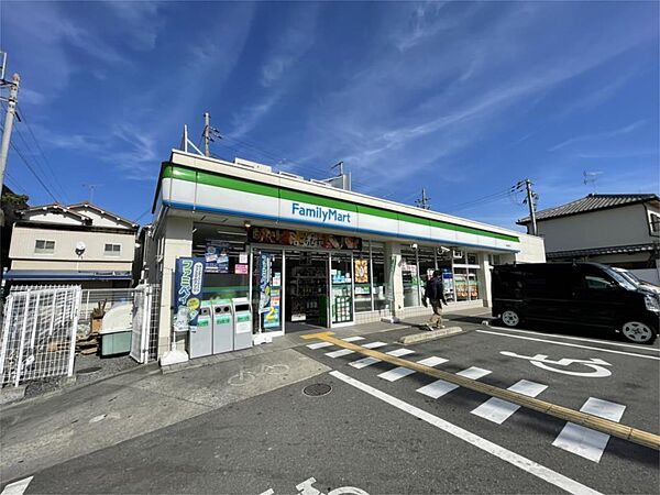 画像19:ファミリーマート 星田駅東店（1308m）