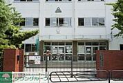青戸中学校 徒歩9分。中学校 670m
