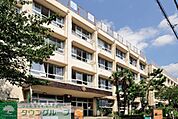 葛飾区立東金町中学校 徒歩2分。中学校 160m