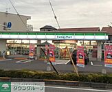 ファミリーマート足立東綾瀬一丁目店 徒歩7分。 520m
