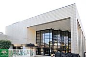足立区立興本図書館 509m