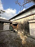 離れ