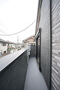 陽あたりがよく、心地よい風が吹き込むバルコニー。洗濯物だけでなく、お布団もふっかふかです。