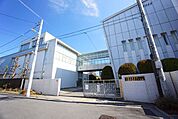 三鷹市立第三中学校 徒歩23分。 1770m