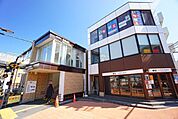 三鷹台駅(京王 井の頭線) 徒歩4分。神田川沿いに佇む三鷹台駅。駅前がここ数年で徐々にキレイになりました。それほど駅前が賑やかというわけでは無いですが、スーパーやコンビニなど必要な買い物施設はしっか…