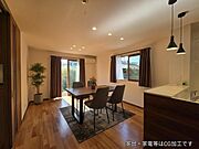 開放感のあるリビングには家族の笑顔が集まります。みんながリラックスできる心地よい空間になりますね。