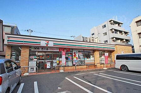 セブンイレブン練馬関町北3丁目店 徒歩9分。 720m