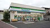 ファミリーマート杉並堀ノ内三丁目店 徒歩4分。 290m