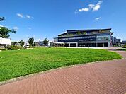 平和の森公園 徒歩11分。 820m