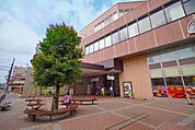 永福町駅(京王 井の頭線) 徒歩8分。北側に伸びる活気あふれた商店街が人気の永福町駅。この先の明大前駅まで行くとかなり印象が変わってしまいますが、永福町駅周辺は落ち着いた住宅地が広がります。急行停車…