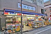 ココカラファイン高円寺店 徒歩8分。 580m
