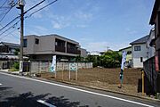 陽当たりの良い整形地。敷地の南側が広いので明るい間取りが設計できそう。