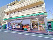 ローソンストア100高円寺北店 徒歩3分。 210m