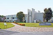 ルーテル学院大学図書館 徒歩10分。 760m