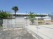 神守こども園幼保連携型認定こども園　保育目標「明るく　正しく　なかよく」　≪開園日≫（平日）午前7時から午後7時（土曜）午前7時から午後2時≪対象年齢≫0歳児（生後43日）～5歳児 450m