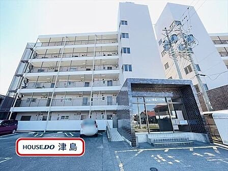 津島駅徒歩7分の立地。スーパー・コンビニへも徒歩圏内で生活便利です。近所には飲食店やケーキ屋さんも多くあります。