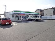 ファミリーマート　津島宮川店24時間営業スローガンは「Fun＆Fresh」。驚きやワクワク感を与えるべく、商品改革に取り組んでいる。（電子マネー利用可　ＡＴＭあり　ネット通販あり）Tポイントサ…