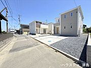 西側公道幅約3.5ｍ。西尾張中央道に近くお車のアクセスが快適な立地です。並列駐車3台可能。