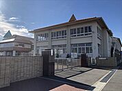 弥富中学校教育目標 心豊かで自ら学び、心身ともにたくましい生徒の育成をめざす（生きる力の育成）。 校訓「誠実、勤勉、明朗」 2050m