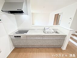 愛西市諸桑町東浦：キッチン