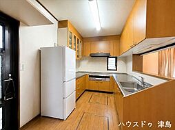 愛西市諏訪町中島:キッチン