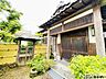 玄関：季節によって紅葉やつつじの花も楽しめます♪