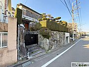 都市近郊で落ち着いた住宅街。