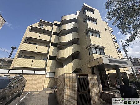 外観、内装ともにそれぞれ異なる雰囲気が楽しめる、デザイン性に富んだこだわりの住まいです☆ご家族の暮らしに合ったマイホームをお選びくださいね♪