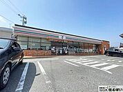 セブンイレブン須恵新原店 徒歩7分。24時間営業のコンビニが近いとコピー機の利用や郵便物の受け取り、支払い手続きなどが身近に行えて便利です！ 510m