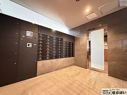 宅配ボックスが備え付きで不在時の配達や置き配などもお手軽、安全にご利用いただけます♪