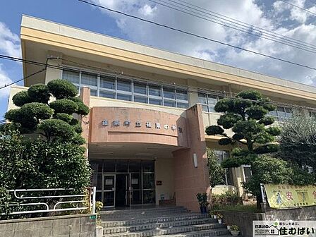 篠栗町立篠栗中学校 徒歩8分。部活などで下校が遅くなってしまった際も安心の距離です。 640m