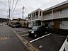 駐車場：広々とした駐車場です。