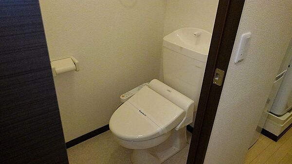 画像7:温水洗浄便座付きトイレ♪