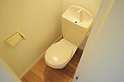 明るくゆったりしたトイレです