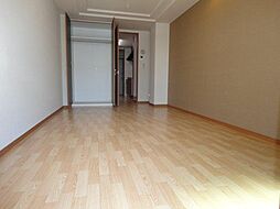 Ｌａ　ｆｏｒｔｅ　Ｏｋａｂａ 3階1Kのリビング/ダイニング