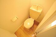 明るくゆったりしたトイレです