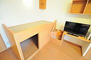 ベッド下は便利な収納スペースです