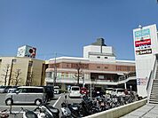 イズミヤ様まで1000m